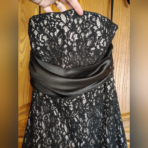 White House Black Market Strapless Dress with Black Lace - Picture 5 of 7